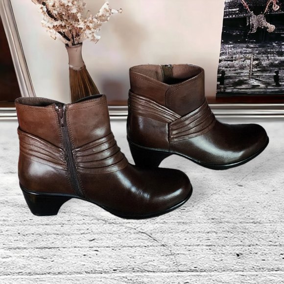 NIB CLARK'S "WISH MOOD" Brown Leather Ankle Boots IN BOX Size 7 - Picture 8 of 12